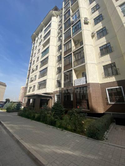 Продаю 3-комнатную квартиру, 90кв. м., этаж - 1/9, Токомбаева 27.