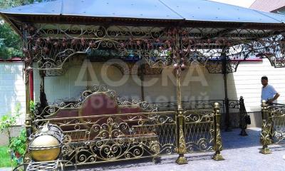 Изготовление эксклюзивных кованых беседок, топчанов, мебели, качели, подставки под казаны, мангалы и др. Ручная работа.