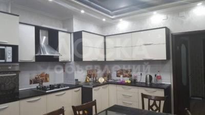 Продаю квартиру 3-ком., 93кв. м., этаж - 8/10, турусбекова чокморова.