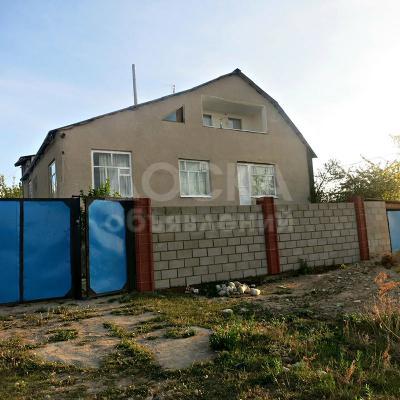 Продаю дом 7-ком. 270кв. м., этаж-2, 10-сот., стена кирпич, Чолпон-Ата в мкр. Семетей.