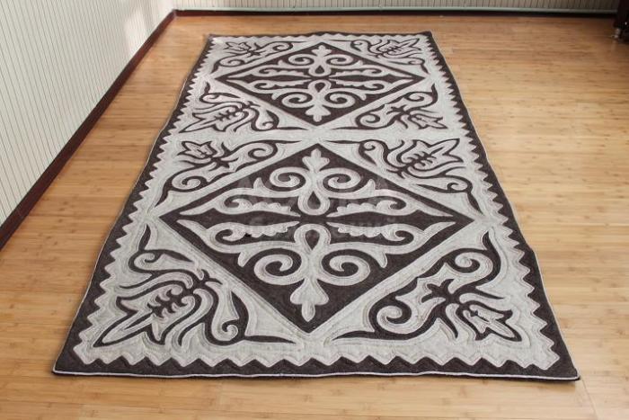 Войлочные ковры ручной работы