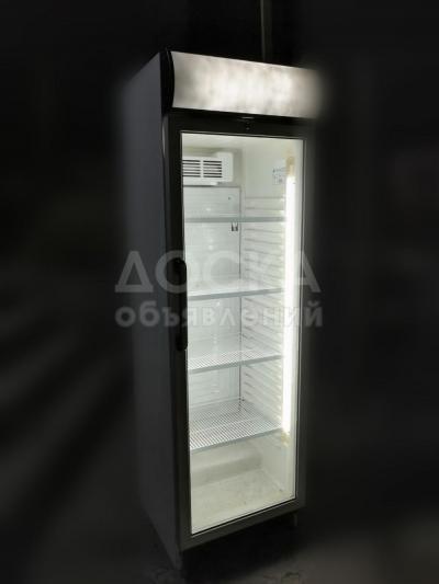 Продаю холодильник витрина б/у