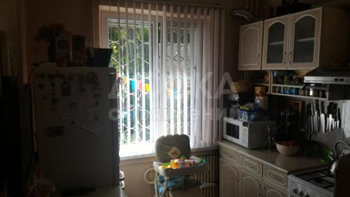 Продаю квартиру 3-ком., 60кв. м., этаж - 1/5, Аламедин 1 (начало) ,