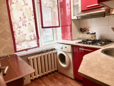 Продаю 1-комнатную квартиру, 1кв. м., этаж - 2/3, Политех.