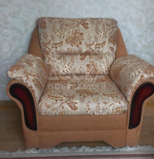 продается мебель-четверка в отличном состоянии + 2 комплекта чехлов. торг