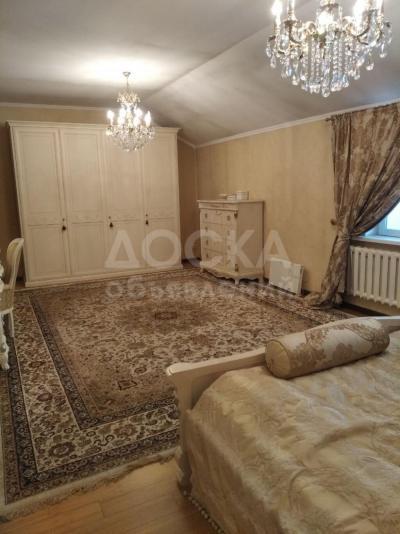 Продаю 2-комнатную квартиру, 153кв. м., этаж - 6/7, р/н Бокомбаева/ Тыныстанова.