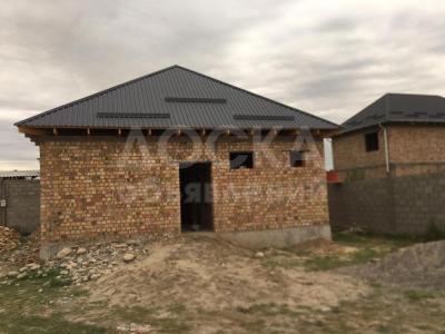 Продаю дом 4-ком. 90кв. м., этаж-1, 4-сот., стена кирпич, Биримдик-кут-5.