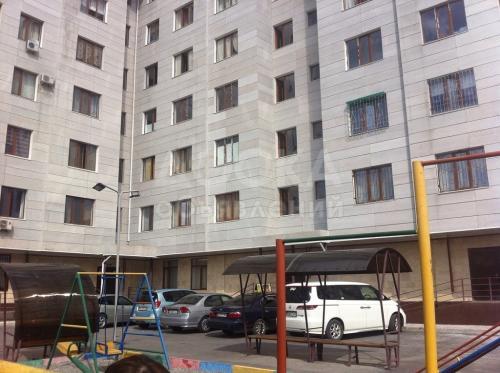 Продаю квартиру 2-ком., 79кв. м., этаж - 3/8, Ул. Сухэ Батора 49/6.