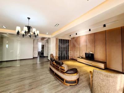 Продаю 3-комнатную квартиру, 164кв. м., этаж - 10/10, Ул. Киевская / ул.Уметалиева.