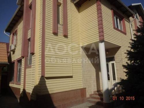 Продаю дом 1-ком., 323кв. м., этаж-1, 389-сот., стена кирпич, Бишкек.