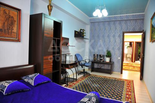 Продаю квартиру 4-ком., 150кв. м., этаж - 8/10, Бишкек.