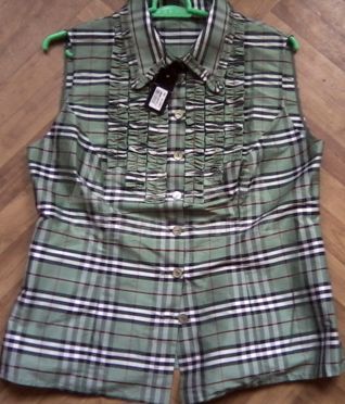 Новая блузочка. Материал не х/б. Размер 48