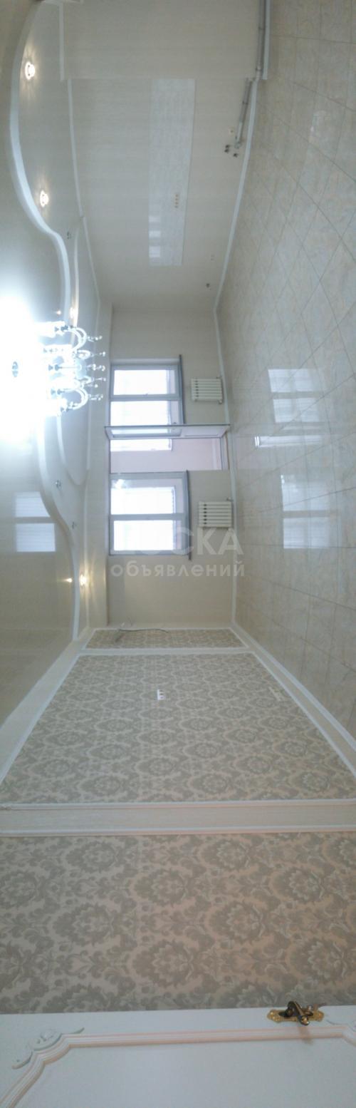 Продаю квартиру 4-ком., 136кв. м., этаж - 8/10, Токтогула Тыныстанова,