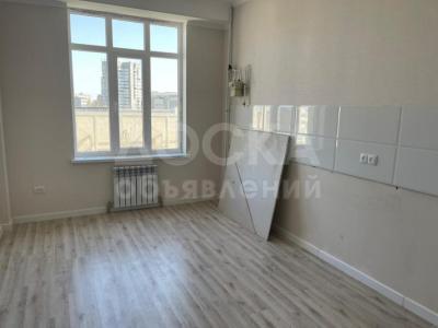 Продаю 1-комнатную квартиру, 45кв. м., этаж - 7/10, Асанбай.