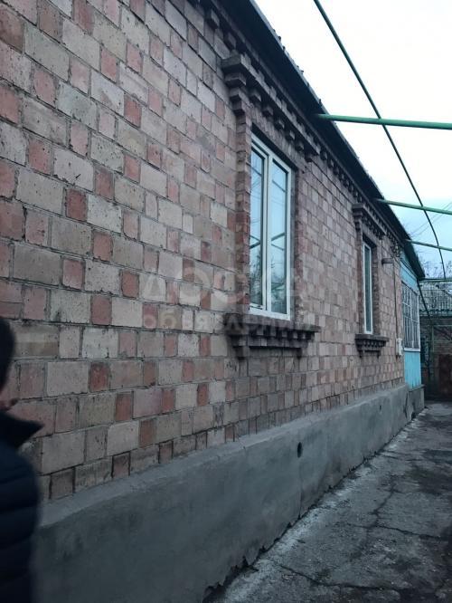 Продаю дом 5-ком., 1кв. м., этаж-1, 5-сот., стена кирпич, Шербокова - Орозбекова.