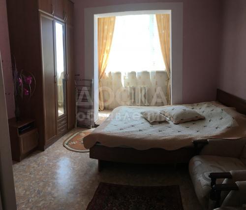 Продаю квартиру 2-ком., 47.3кв. м., этаж - 3/5, 11 мкр.