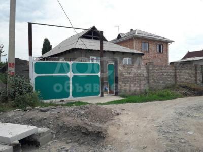 Продаю дом 4-ком., 72кв. м., этаж-1, 7-сот., стена кирпич, улица мира 43.