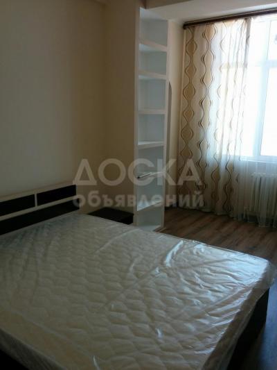 Продаю квартиру 2-ком., 70кв. м., этаж - 4/10, боконб/к.акиев.