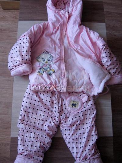 Продаю зимний комбинезон на девочку