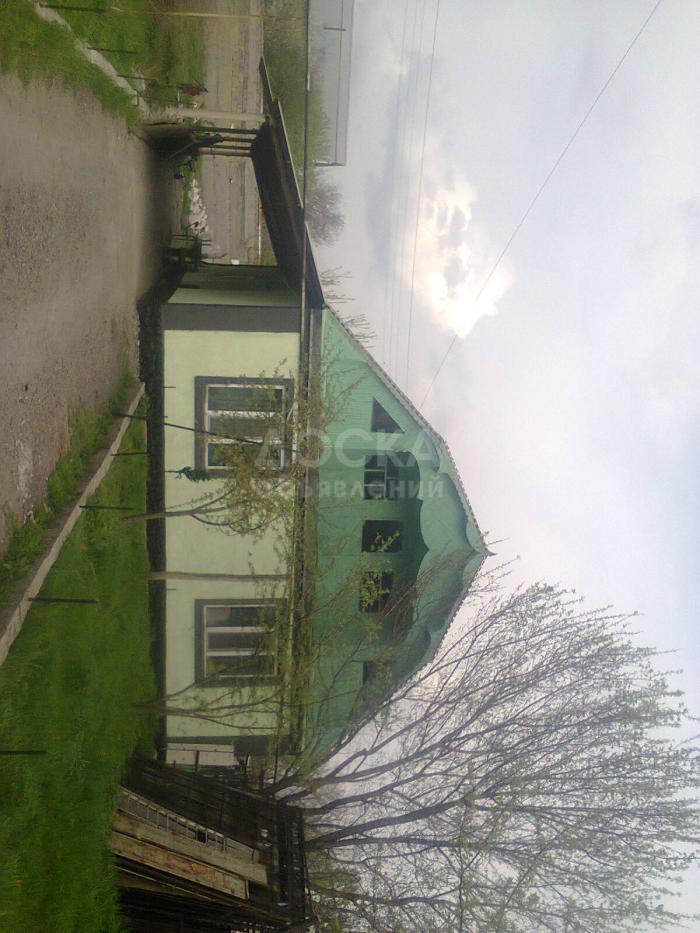 Продаю дом, 4-ком., 120кв.мкв. м., этаж-1, 10-сот., стена саман, или меняю на 2к.кв. ул.Республиканская в районе зап.автовокзал,