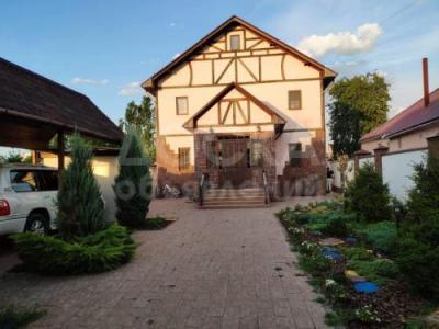 Продаю дом 6-ком. 250кв. м., этаж-2, 14-сот., стена кирпич, Киргизия 1.