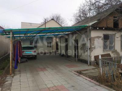 Продаю дом 7-ком. 140кв. м., этаж-2, 4-сот., стена кирпич, ул. Торокула Айтматова, 16а.