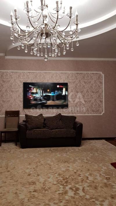 Продаю дом 7-ком. 220кв. м., этаж-2, 4-сот., стена кирпич, Арча бешик .