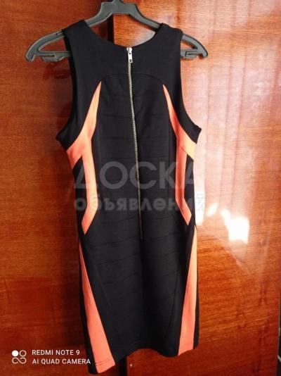 Продаю фирменное платье