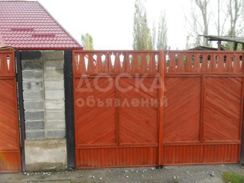 Продаю дом 3-ком., 150кв. м., этаж-1, 10-сот., стена кирпич, Новопавловка.