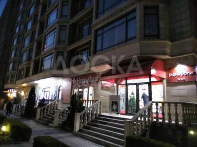 Продаю квартиру 4-ком., 175кв. м., этаж - 2/10, Дзержинка/Боконбаева.