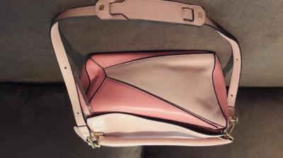 продается новая сумочка брэнда  loewe (Испания)