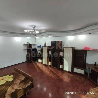 Продаю 1-комнатную квартиру, 46кв. м., этаж - 1/1,  Московская 100.