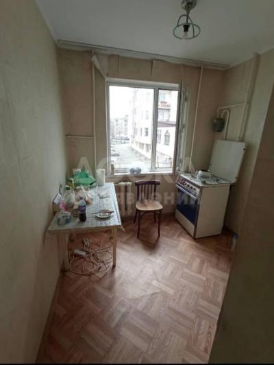 Продаю 1-комнатную квартиру, 30кв. м., этаж - 3/4, 3 микрорайон.