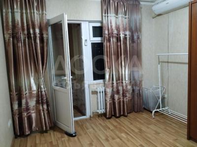 Продаю 2-комнатную квартиру, 74кв. м., этаж - 2/10, 7 мкр - глобус дом 53.