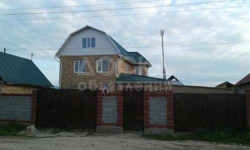 Продаю дом 8-ком., 240кв. м., этаж-3, 5-сот., стена кирпич, Бишкек Военно-Антоновка .