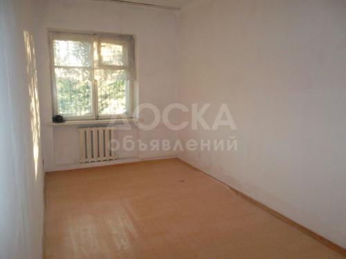 Продаю квартиру 3-ком., 57кв. м., этаж - 2/2, чуй алматинка.