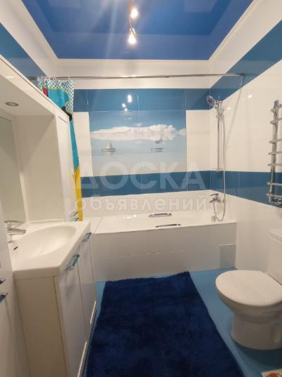 Продаю коттедж 5-ком. 300кв. м., этаж-2, 7-сот., стена кирпич, ул. Токомбаева.