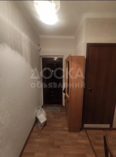 Продаю 1-комнатную квартиру, 35кв. м., этаж - 8/9, Продаю 1 комнатную квартиру!!! Адрес:мкр.Кок-Жар Алматинка/Медерова  Год подстройки:1990-1999г. Тип.строения:Панельное  Серия:105 Общая площадь:35м2 Этаж:8/9 Состояние:хорошее Коммуникации: Центральные До