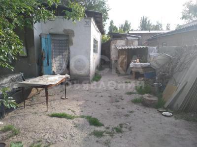 Продаю полдома 2-ком. 30кв. м., этаж-1, 6-сот., стена саман, 110 квартал ул. Бурулдайская.