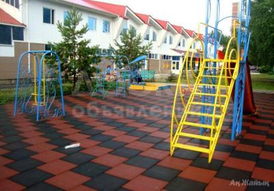 Резиновые эко плитки для облагораживания придомовой территории.