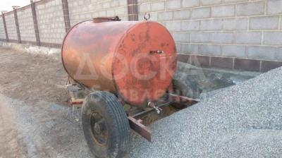 Продам бочку на колесах (прицеп) 1.5м. куб.