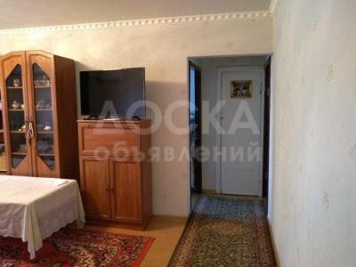 Продаю 3-комнатную квартиру, 58.01кв. м., этаж - 4/4, ул. Петрова, д. 35.