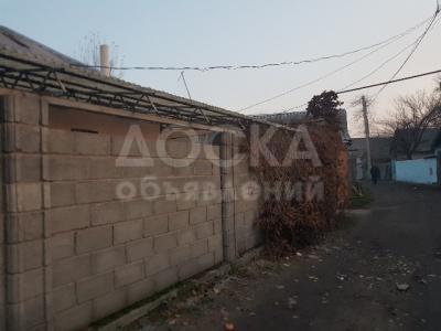 Продаю дом 3-ком. 54кв. м., этаж-1, 1-сот., стена кирпич, Ул.Кирпичная-ул.Абдыкадырова.