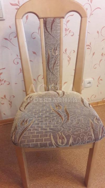 Стол и стулья