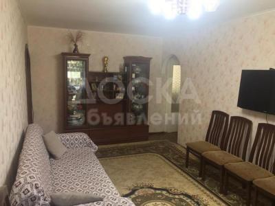 Продаю 3-комнатную квартиру, 59кв. м., этаж - 1/4, 10 мкр.