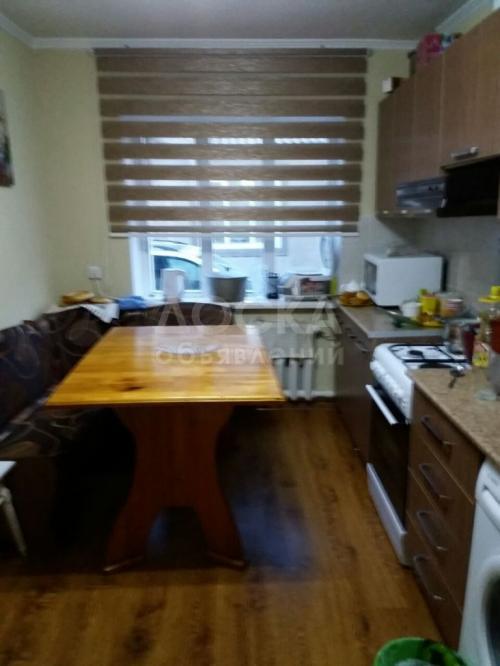 Продаю дом 5-ком., 85кв. м., этаж-1, 18-сот., стена кирпич, Бишкек.