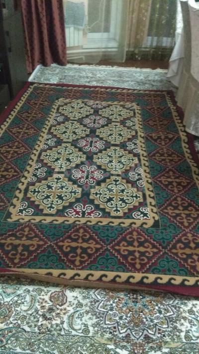 Ковёр в хорошем состоянии