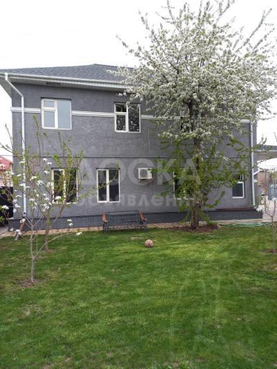 Продаю дом 6-ком. 192кв. м., этаж-2, 4.3-сот., стена кирпич, Ахунбаева-Каралаева.