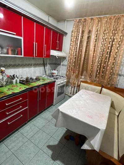 Продаю 3-комнатную квартиру, 75кв. м., этаж - 4/5, в центре район Советская/Боконбаева, по ул. Усенбаева 26..