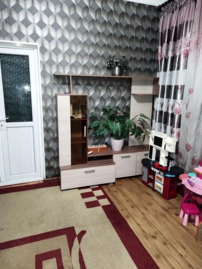 Срочно продаю 5 комнатный дом в районе рынка Баят.